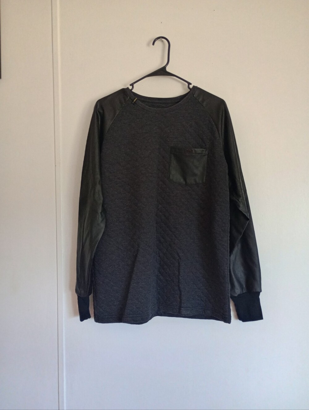 Well Established Quality Goods Men's Sweater size XL